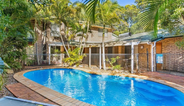 Amaroo - Rainbow Shores. Room For Everyone! Walk to the Beach! Pool in RAINBOW BEACH