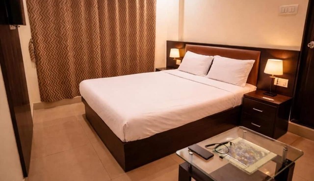 Arc Palace By Glitz Hotels