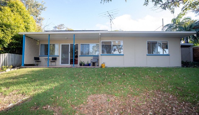Arcadia - Original Straddie 3 Bedroom Home in Point Lookout