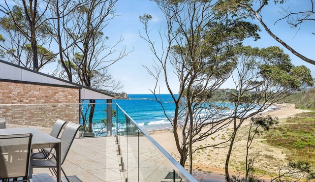 Architectural Beachfront Escape | Yowani House in Rosedale