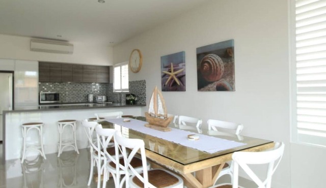 Avalon Apartment by Book Jervis Bay in Huskisson