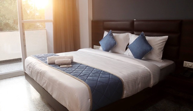 Axon Stays Near Artemis Hospital Gurgaon Sector 52