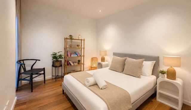 Balcony, Dining and 2 Car Spaces in Barton