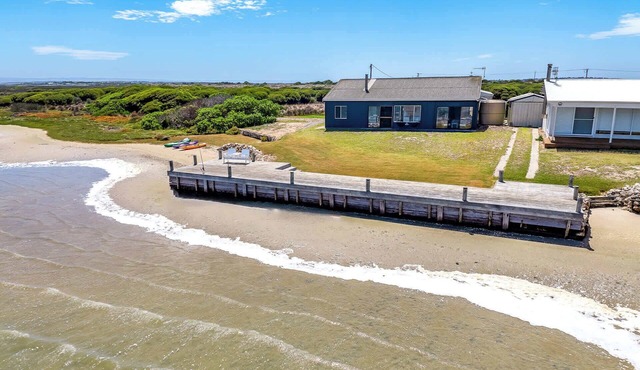 Barnacles Shack - Mills Road in Hindmarsh Island