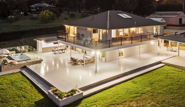 Bathurst farm retreat with heated pool in Robin Hill