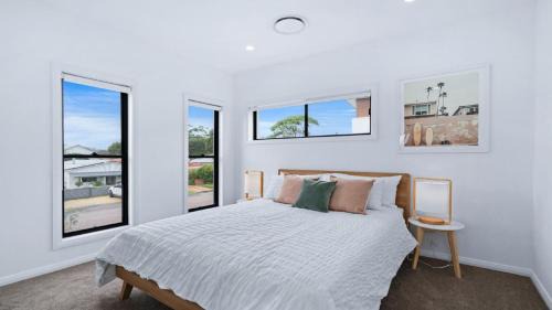 Bay Bliss U1 - Booker Bay, walk to Ettalong beach, shops, cafes in Booker Bay