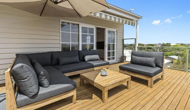Bay Views at Tyrone Foreshore - 200m Walk to Beach in Rye