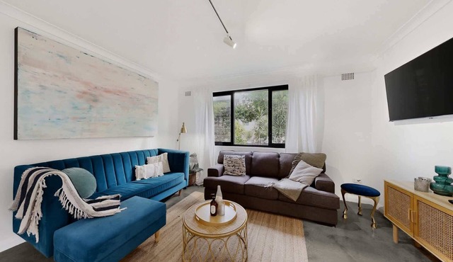 Beachside 1-Bed Retreat with Parking Cronulla in Cronulla