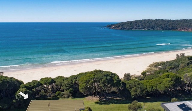 Beachside – 5 B/R, 3 Bath – Pambula Beach in Pambula Beach