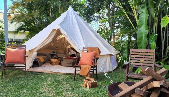 Beautiful Beach House & Glamping Tent Dicky Beach in Dicky Beach
