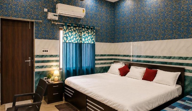 Bholenath Guest House 500 Mitter From Shree Ram Manidr