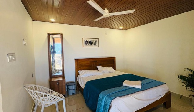 Blue Lagoon in Tirūr