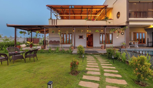 Blue Mirage Villa by Stayjadepoolnr Airportbbq