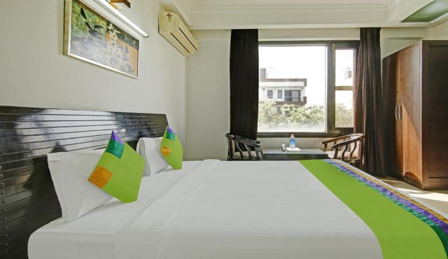 Blue Moon Residency Hotel & Restaurant in Gurgaon