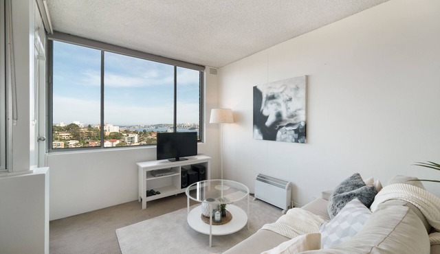 Bright And Sunny Studio Apartment in Neutral Bay