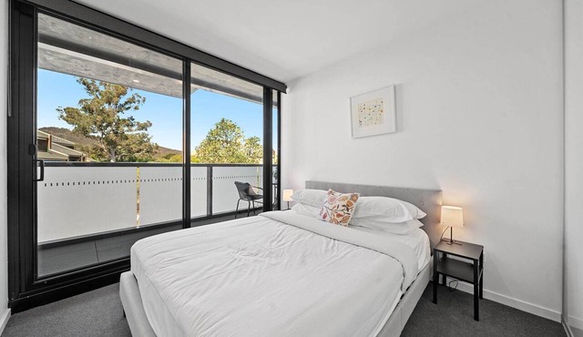 Bright Unit with Secure Parking and Garden Access in Reid