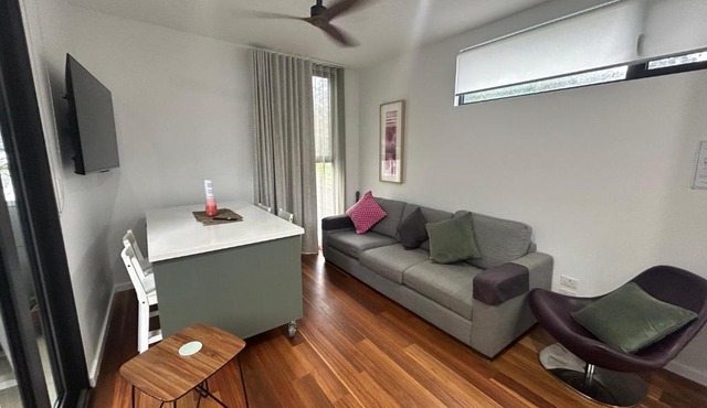 Bushland setting close to Sydney CBD- stand alone apartment