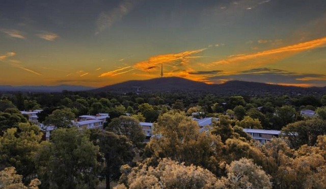 Canberra Rex Hotel in Braddon