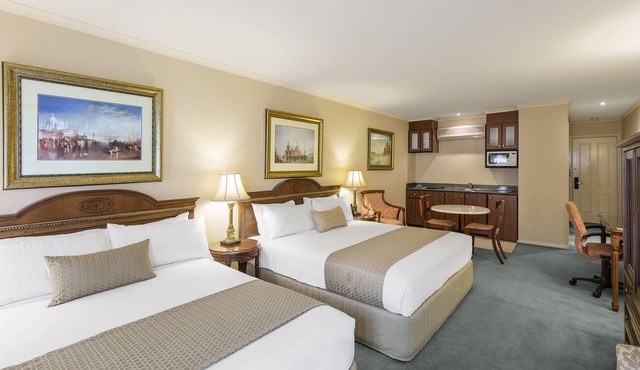 Canterbury International Hotel in Forest Hill