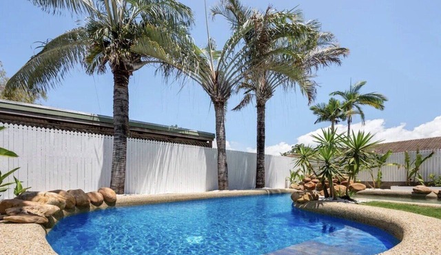 Casa Ubera Pool Villa in West End