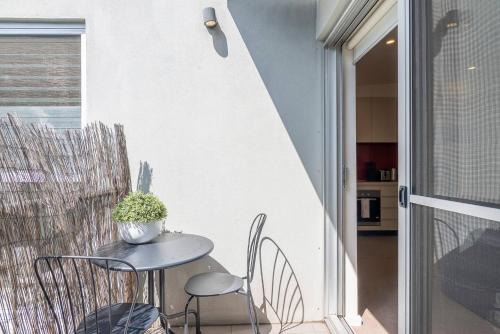 Centrally Located Pyrmont Paradise with Patio in Sydney