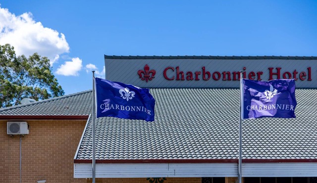 Charbonnier Motor Inn in Singleton