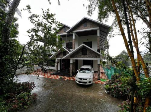 Cherry Blossom Munnar- 3 Bedroom Homestay in Anachal