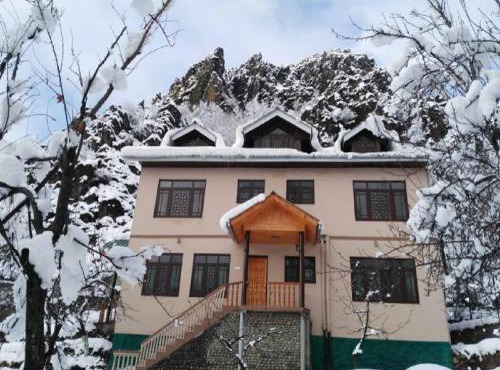 Cherrytree Resort in Srinagar