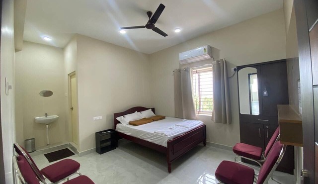 CHOZHA PALACE PREMIUM ROOMS AC