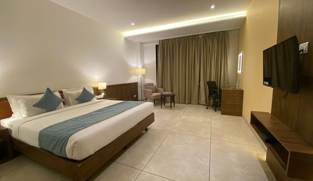 Click Hotel LH Seven Morbi
