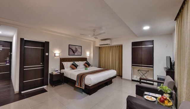 Click Hotel Yuvraj