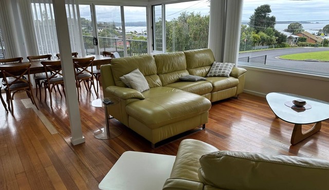 Cloud 9 - Family accommodation at beautiful Batehaven with water views in Batehaven