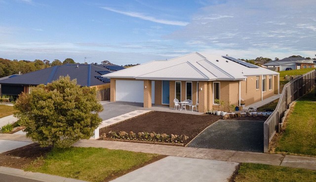 Coast and Canopy is the perfect place to slow down and reconnect in Eagle Point