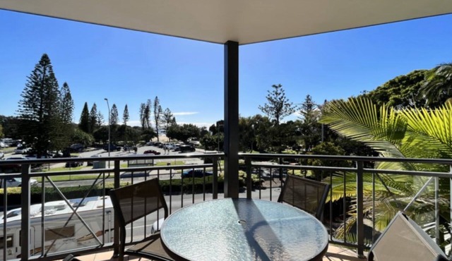 Coastal Dicky Beach: 2 Bed/2 Bath, Pool in DICKY BEACH