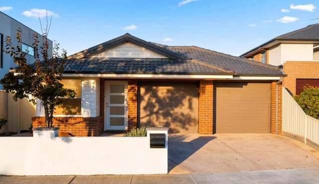 Coastal Haven 4BR Home, Short Walk to Leonards Beach in Saint Leonards