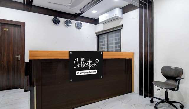 Collection O Park Street Metro Station in Kolkata