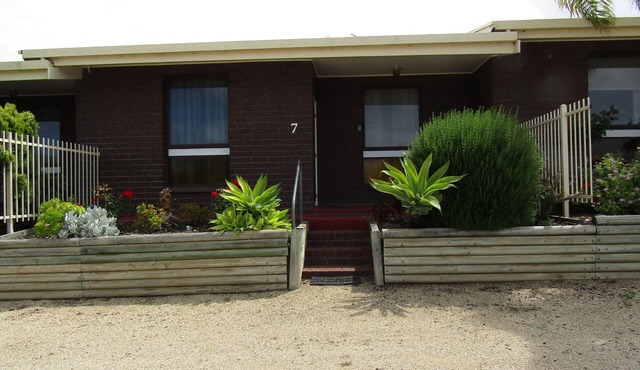 Comfortable 2 bedroom Unit - Off Peak Special! in Port Vincent