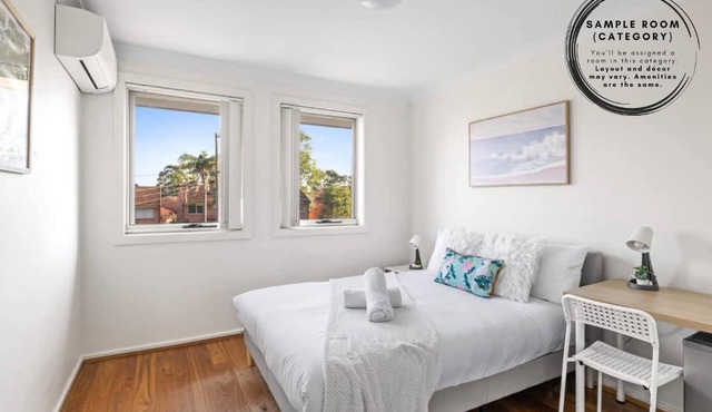 Comfortable Double Room in Panania - Nearby Stations & Shops with Shared Bathroom and Amenities in Panania