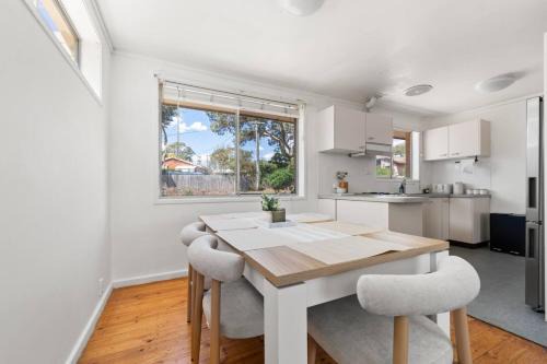 Comfortable Home for 6 - Canberra Inner North in Belconnen