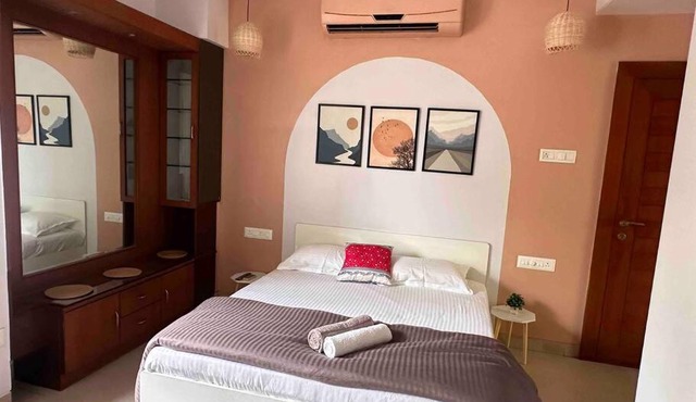 Coral: Pvt Studio in Koregaon Park. WiFi SmartTv AC