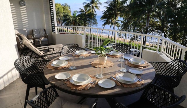 Costa Royale 3 Bedroom Beachfront Apartment 9 in Trinity Beach