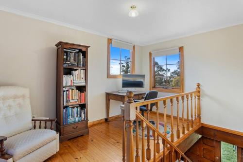 Country-style Stunner - Bushland Peace & Privacy in Margate