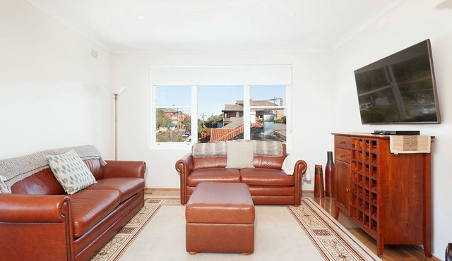 Cowper Apartment -Close to Beach and City