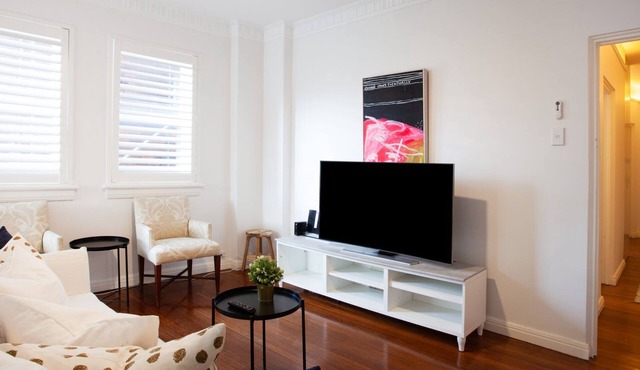 Deco Amour, Bellevue Hill Isyd