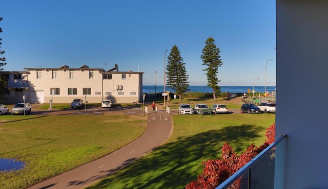 Dee Why Beach - Surfrider Studio 8