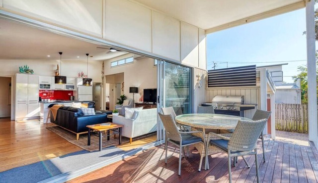 Delightful Dicky Beach 3 Bedroom Holiday House in Dicky Beach