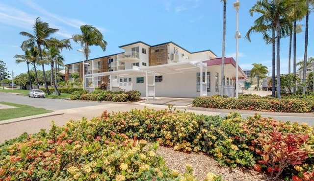 Deluxe Studio Unit 12 in Emu Park