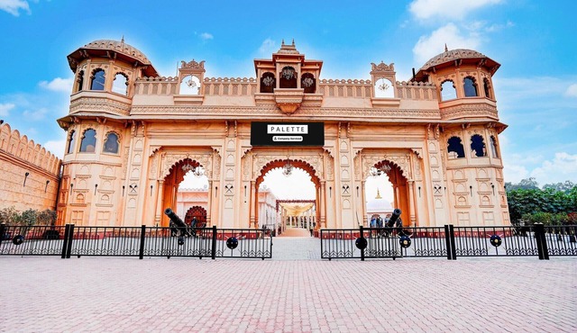 DeluxeHotel Banaras Kila