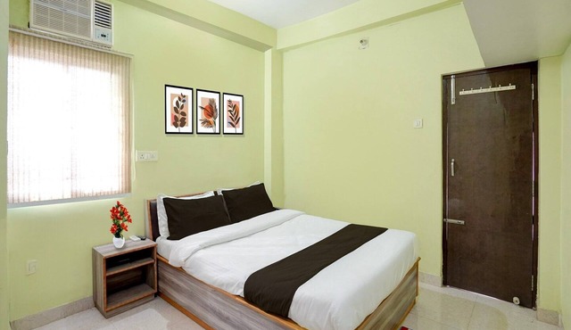 Deluxerajgir Junction Hotel Mamta Kutir