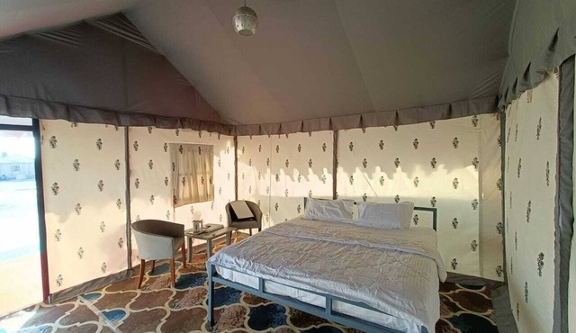 DESERT INN CAMP